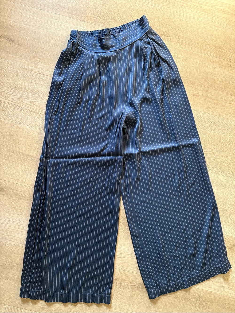 Dixie Sleeveless Navy Pinstripe Wide-Leg Pants & Vest Top - Picture 3 of 6